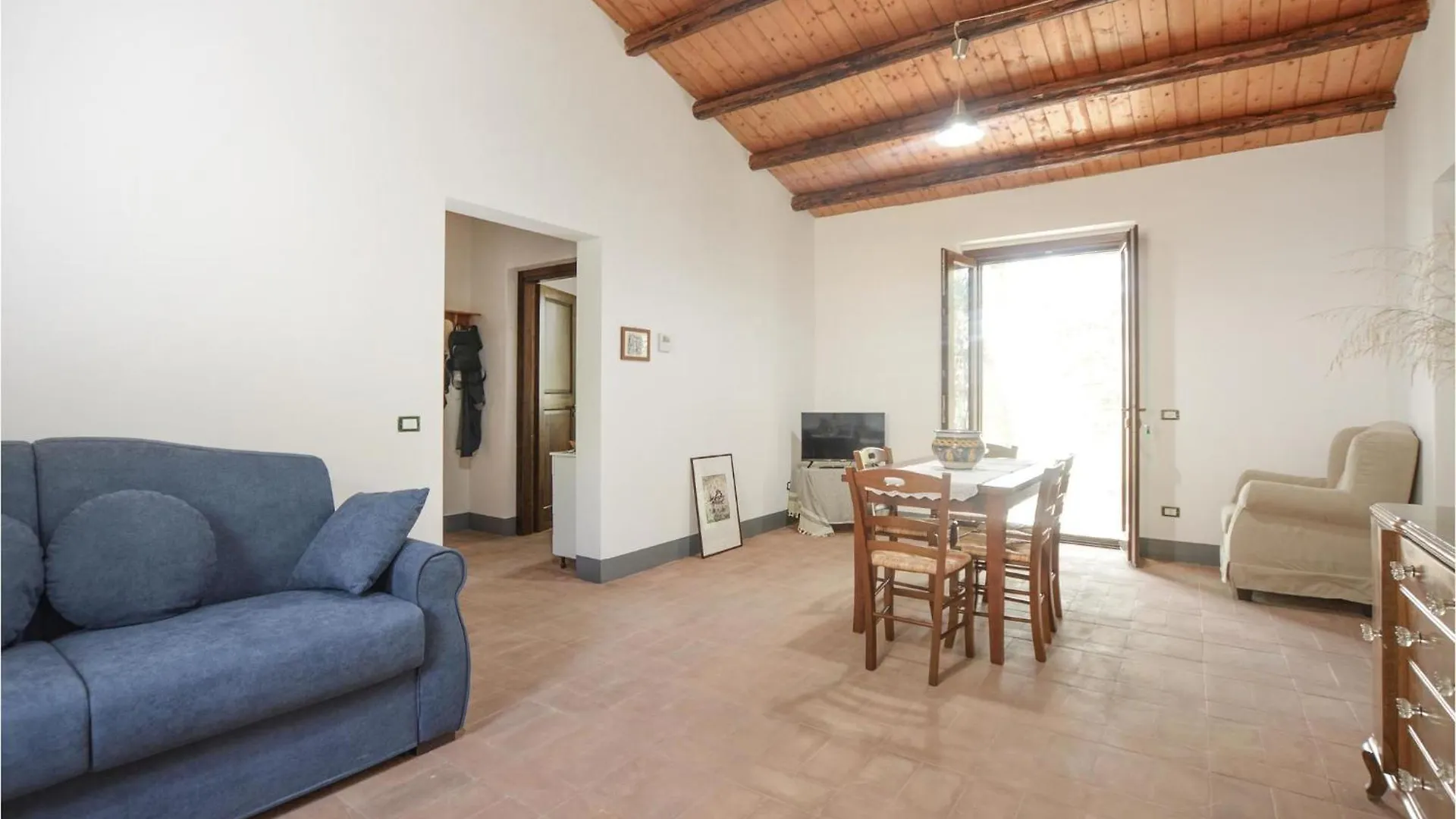 Gorgeous Home In Giuliana With Wifi 0*, Giuliana (Palermo) Italy